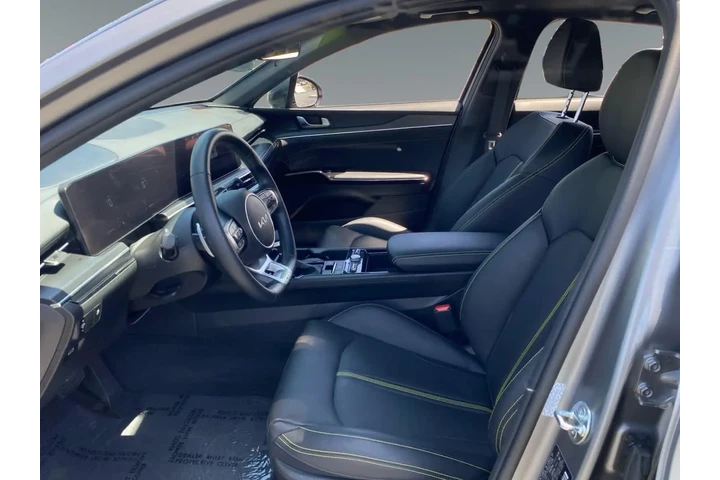 $39556 : Kia K5 2025 GT 4dr Sedan image 9