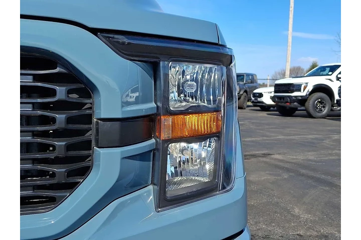 $37500 : Ford F-150 2023 4x4 XL 4dr S image 9