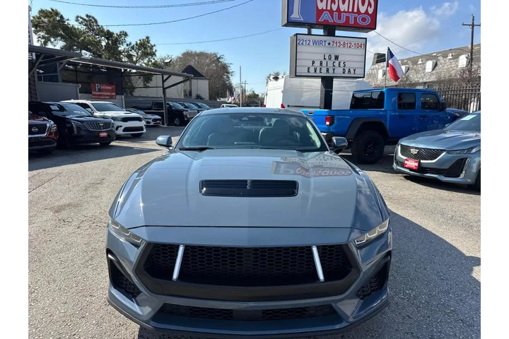 2024 Mustang GT Premium Coupe image 1