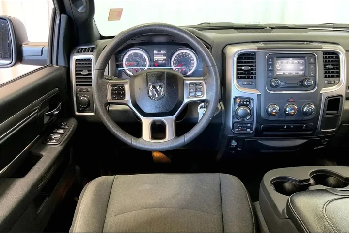 $30293 : Ram 1500 Classic 2024 4x4 SL image 4