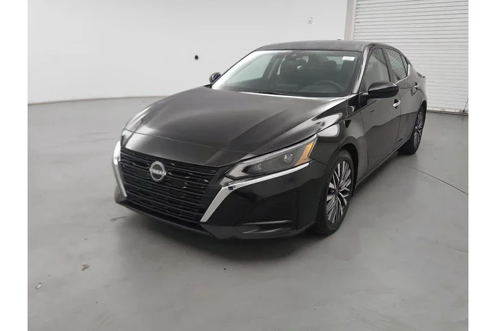 $19998 : Nissan Altima 2023 2.5 SV 4d image 3