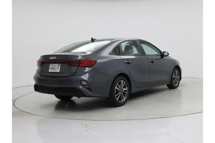 $19998 : Kia Forte 2023 LXS 4dr Sedan image 8