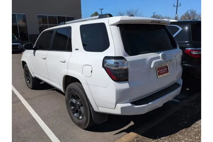 $29285 : Toyota 4Runner 2019 4x4 SR5 image 2