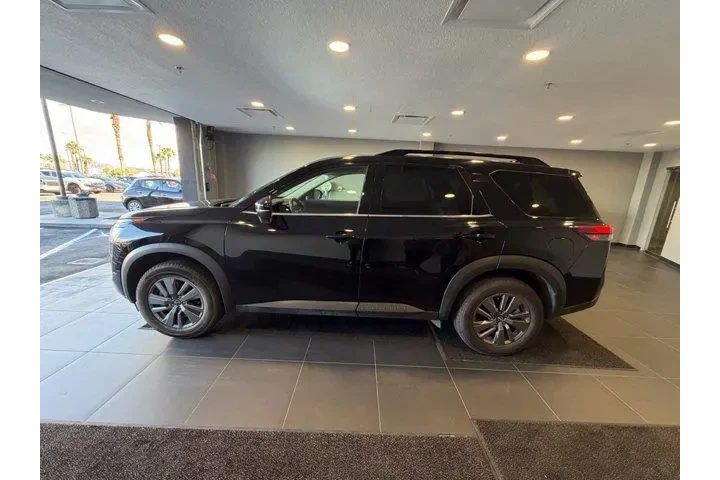 $29984 : Nissan Pathfinder 2025 SV 4d image 8