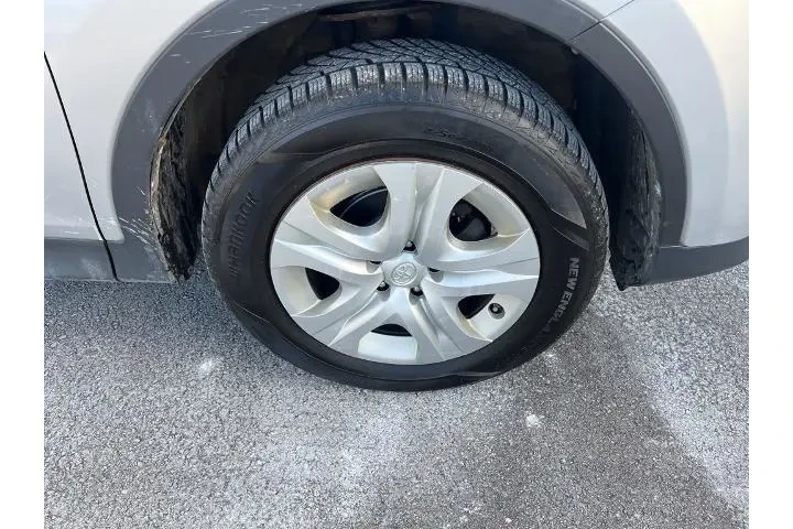 $11850 : Toyota RAV4 2015 AWD LE 4dr image 4