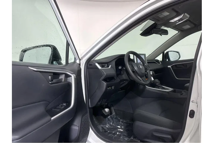 $31379 : Gold Certified2025 RAV4 HYBRI image 2