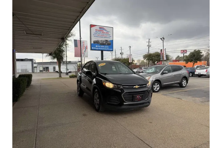 $14999 : 2018 Trax LS image 3