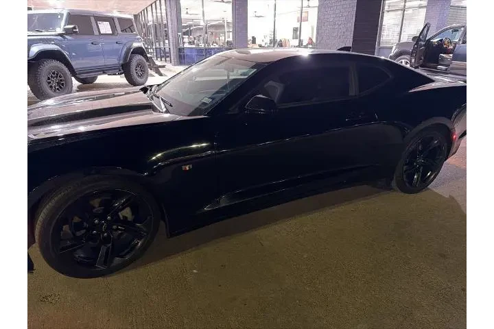 $20081 : Chevrolet Camaro 2022 LT 2dr image 1