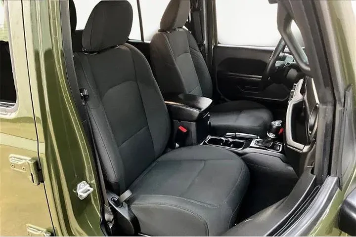 $27900 : Jeep Wrangler Unlimited 2021 image 7