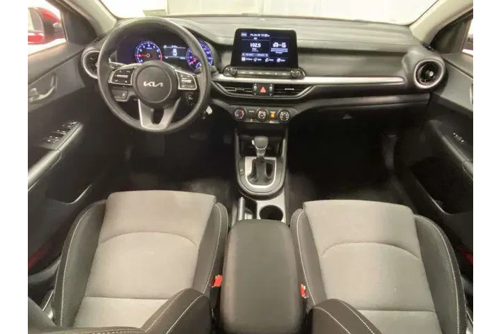 $15585 : Kia Forte 2024 LXS 4dr Sedan image 9