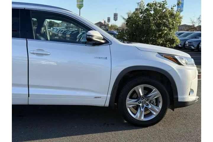 $26991 : Toyota Highlander Hybrid 201 image 8