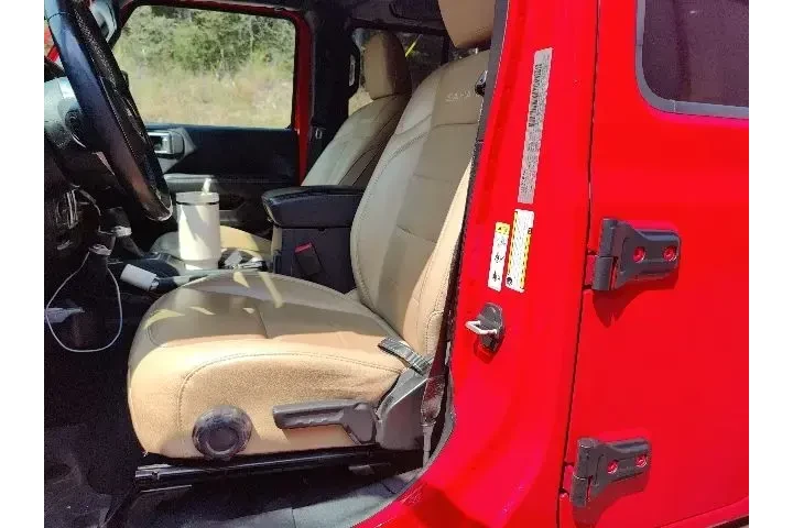 $25850 : Jeep Wrangler Unlimited 2019 image 9