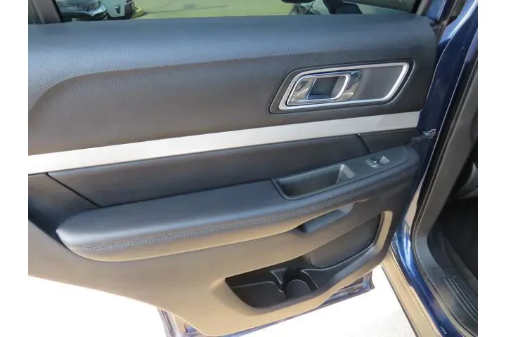 $19391 : Ford Explorer 2017 AWD XLT 4 image 7