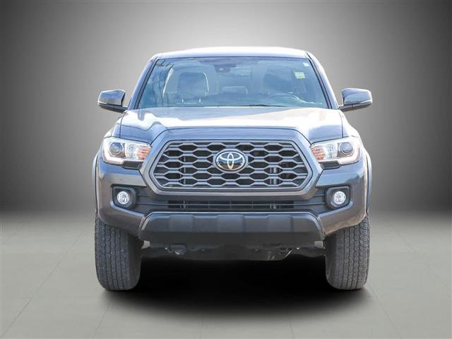 $37989 : Pre-Owned 2021 Toyota Tacoma image 2