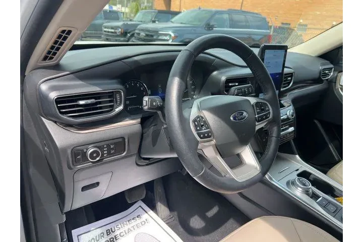 $32325 : Ford Explorer 2023 AWD Limit image 7