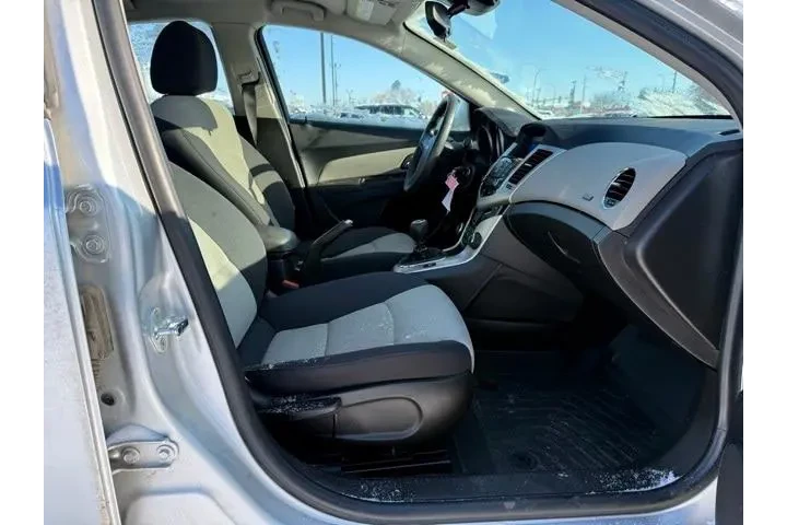 $12000 : Chevrolet Cruze Limited 2016 image 10