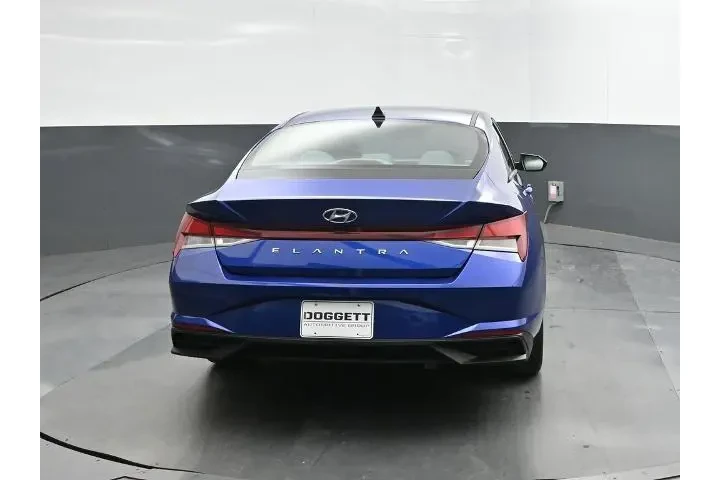 $18250 : Hyundai ELANTRA 2023 SEL 4dr image 8