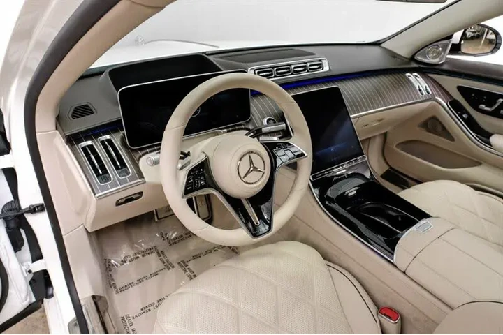 $177790 : 2023 Maybach S 680 4MATIC Sed image 4