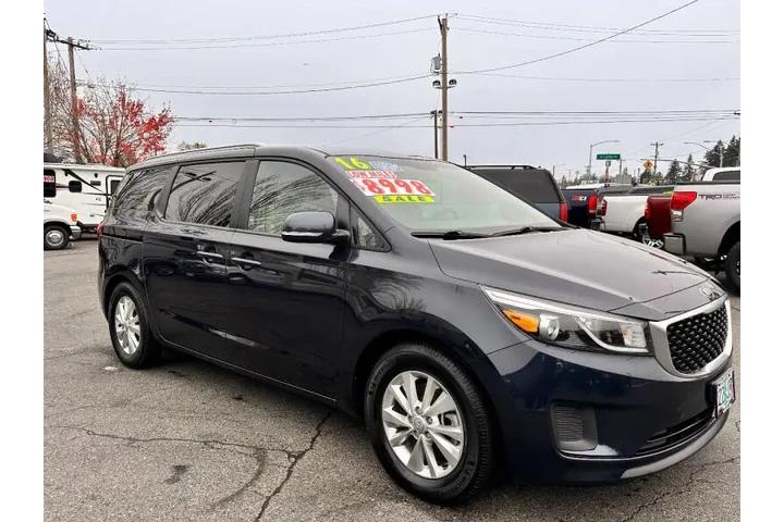 $8998 : 2016 Sedona LX image 1