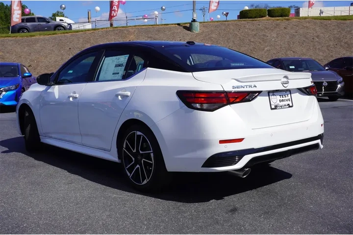 $21235 : Nissan Sentra 2025 SR 4dr Se image 3