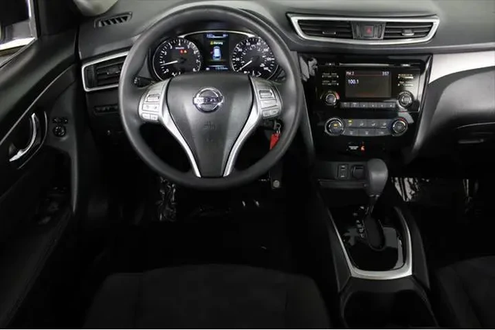 $8242 : Nissan Rogue 2015 S 4dr Cros image 6