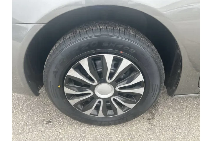 $2990 : 2004 Camry LE image 6