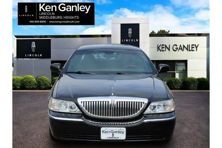 $12991 : Lincoln Town Car 2005 Signat image 2