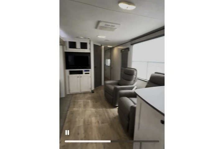 $1100 : Rento image 4