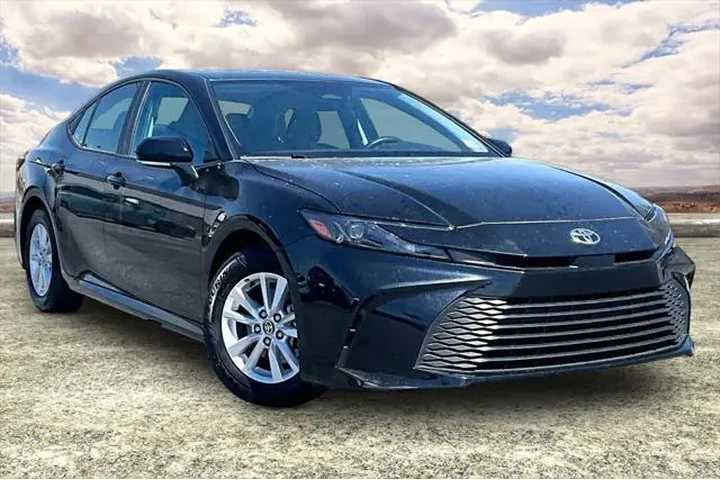 $24492 : Toyota Camry 2025 SE 4dr Sed image 1