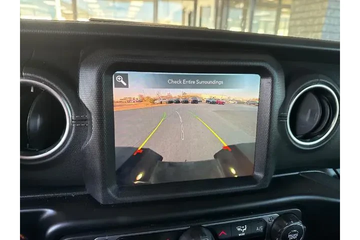 $28450 : Jeep Gladiator 2022 4x4 Over image 10