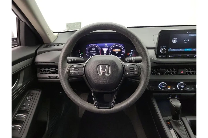 $24998 : Honda Accord 2024 LX 4dr Sed image 10