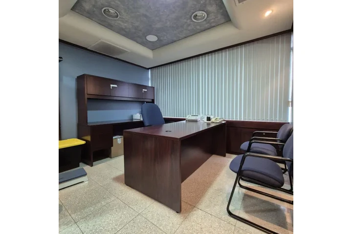 $406000 : Clínica amplia en Venta image 7
