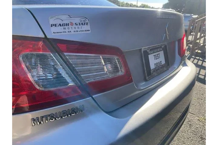 $4985 : Mitsubishi Galant 2011 ES 4d image 9