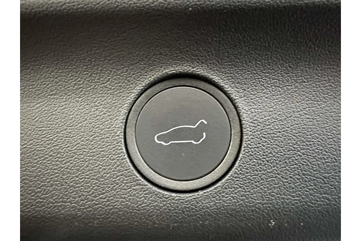 $36410 : Tesla Model Y 2024 AWD Long image 9