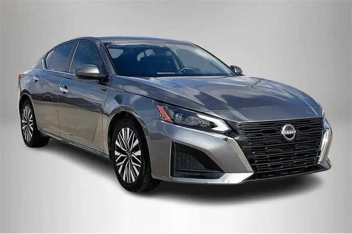 $16555 : Nissan Altima 2023 2.5 SV 4d image 1