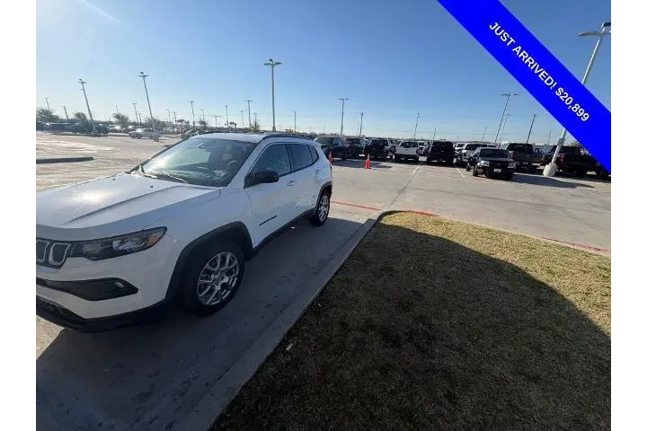 $20899 : Jeep Compass 2022 4x4 Latitu image 1
