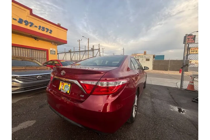 2017 Camry SE image 8