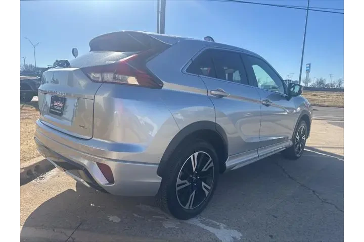 $20000 : Mitsubishi Eclipse Cross 202 image 7