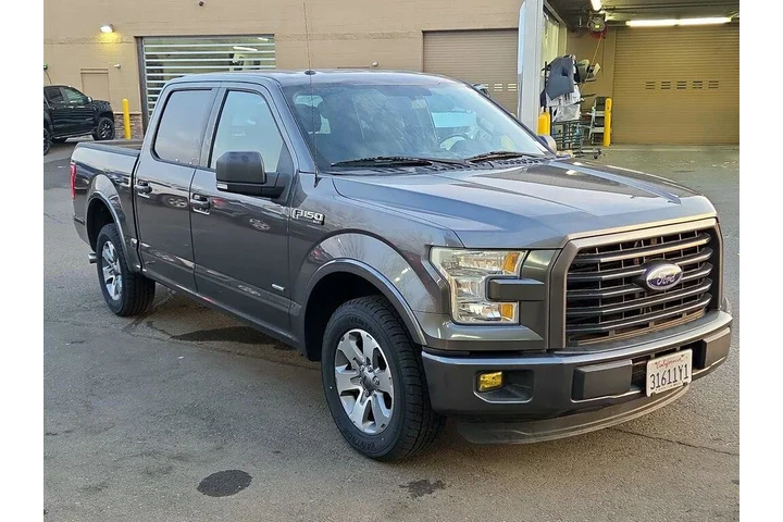 $23998 : Ford F-150 2015 4x2 XLT 4dr image 1
