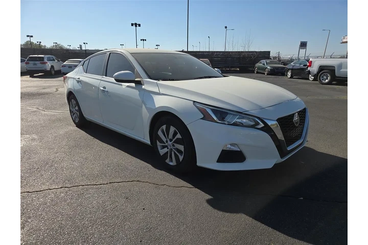 $15995 : 2019 Altima 2.5 S image 7