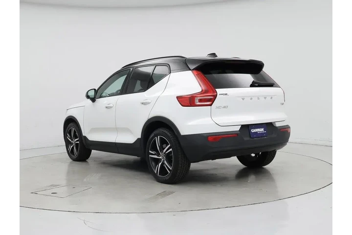 $27998 : Volvo XC40 2022 AWD T5 R-Des image 2