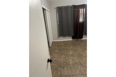 Se renta cuarto con baño en Orange County
