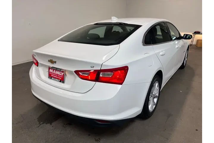 $16513 : Chevrolet Malibu 2023 LT 4dr image 3