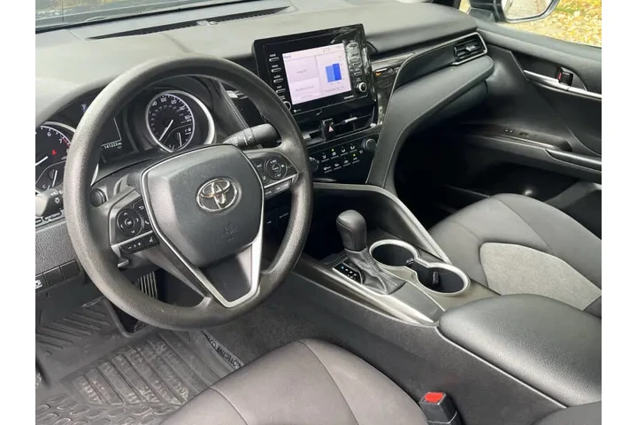 $15997 : 2021 Camry LE image 9
