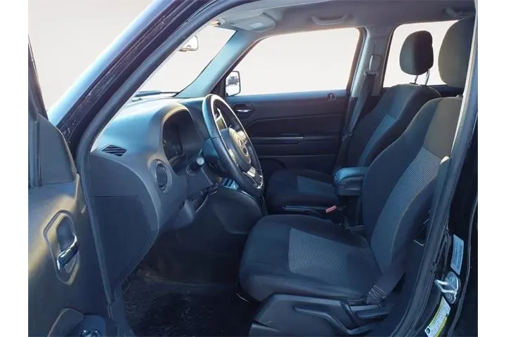 $9961 : Jeep Patriot 2017 4x4 Latitu image 9