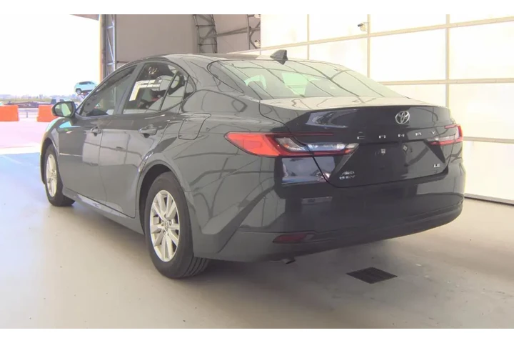 $27490 : Toyota Camry 2025 AWD LE 4dr image 6