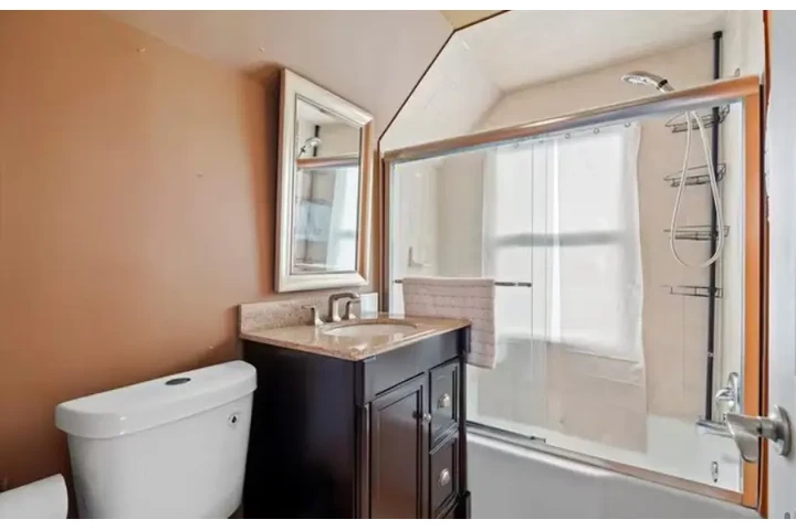 $1300 : Available 3Beds in Chicago, iL image 4