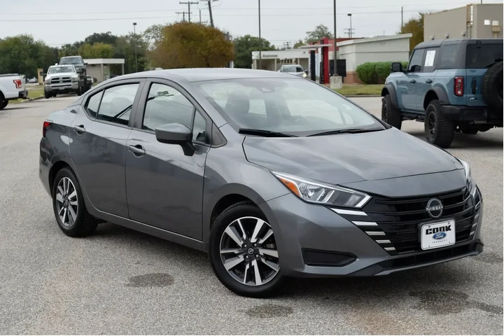 $15730 : Nissan Versa 2023 SV 4dr Sed image 7