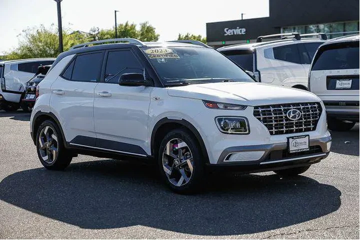 $18492 : Hyundai VENUE 2023 Limited 4 image 6