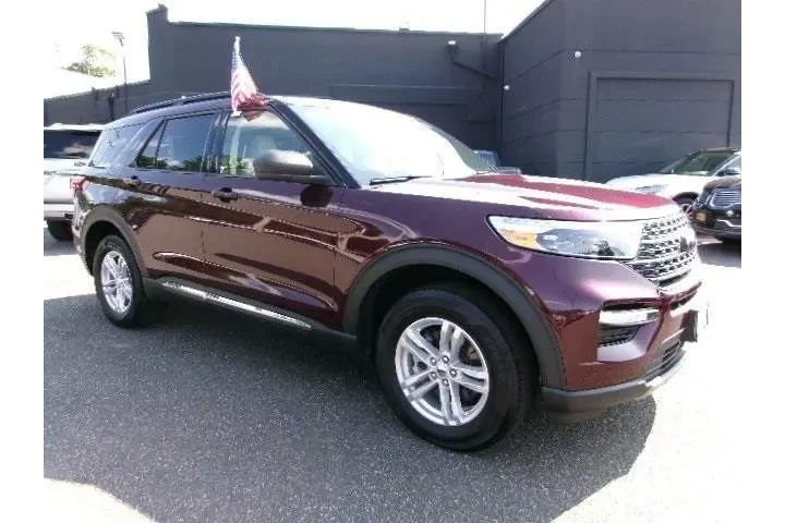 $29996 : Ford Explorer 2022 AWD XLT 4 image 2